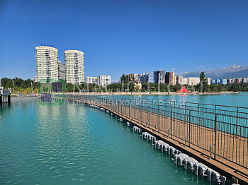 Floating bridge on Lake Sayran